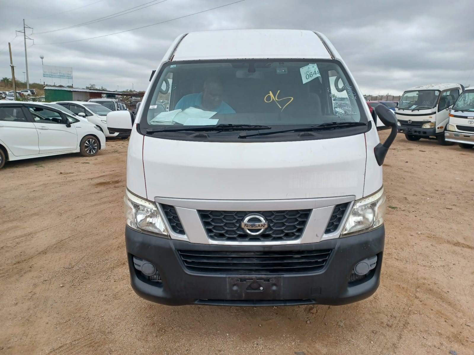 NISSAN CARVAN 2016